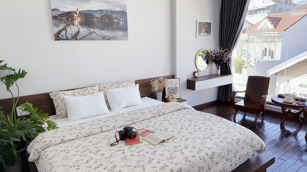 Kaylin House, Vietnam