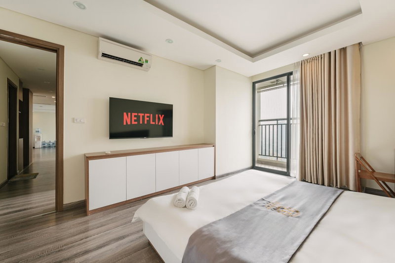 Hi-Home Suites - City view in HongKong Tower, Hanoi, Vietnam