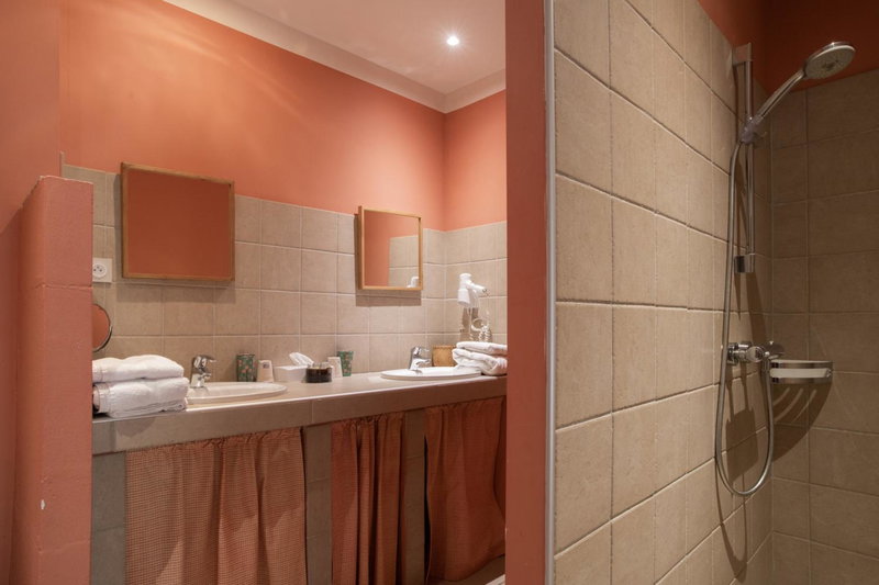 DOMAINE DES CLOS Hôtel et appartements- Teritoria, Beaucaire, France