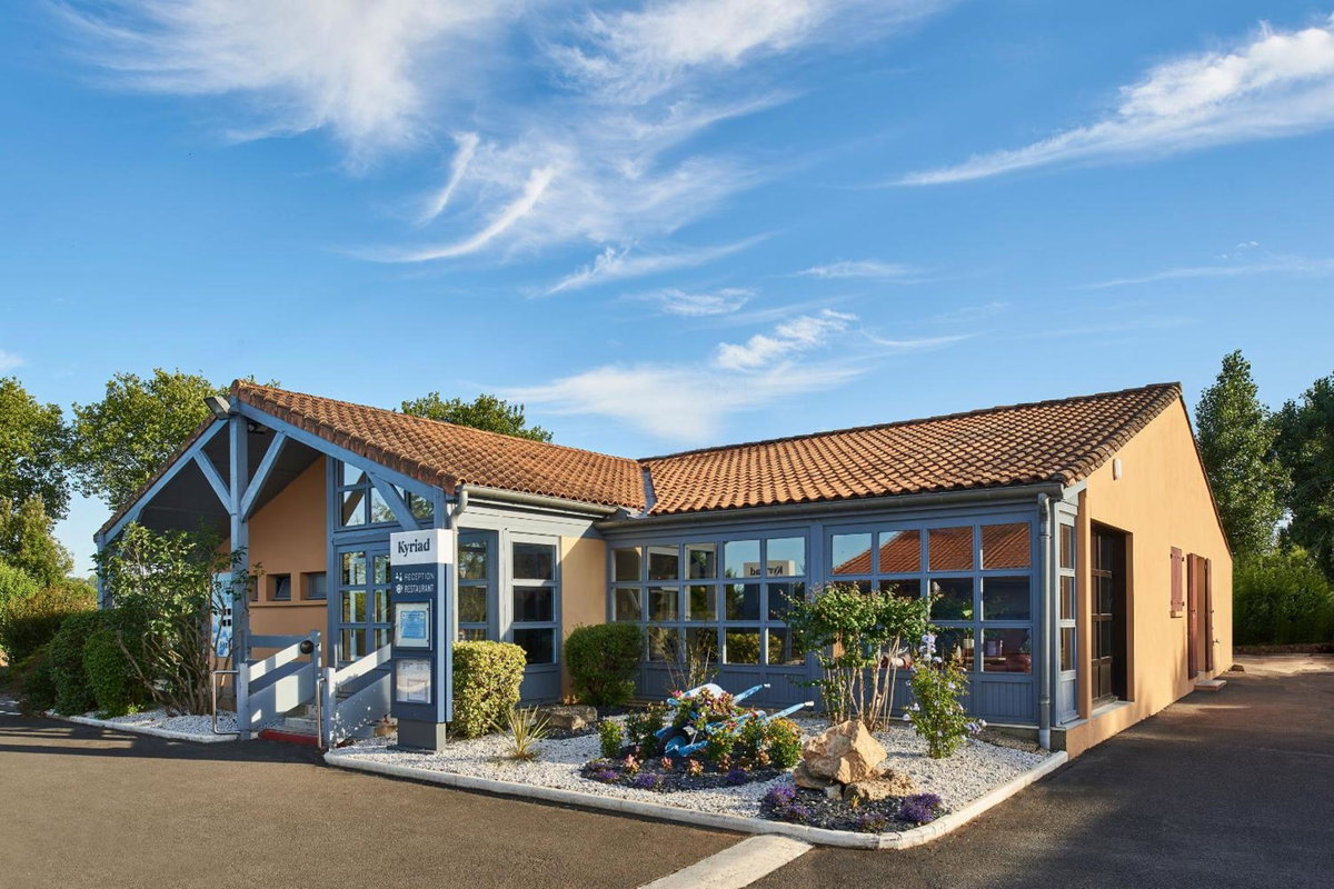 Campanile NATURE - Niort Est La Crèche, France