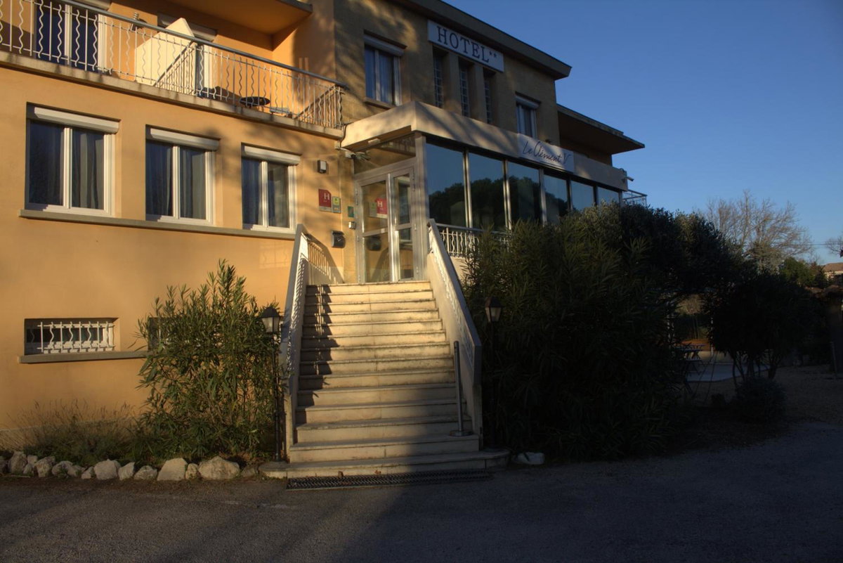 Hotel · Logis Hôtel Le Clement V, Roquemaure