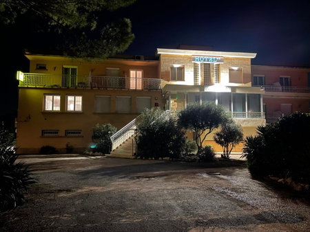Logis Hôtel Le Clement V, Roquemaure, France
