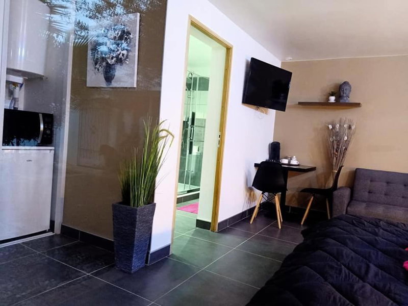 Mas La Farelle Chambre d'hote,Fitness & Salle de jeux Gratuite & SPA en supplément, Nîmes, France