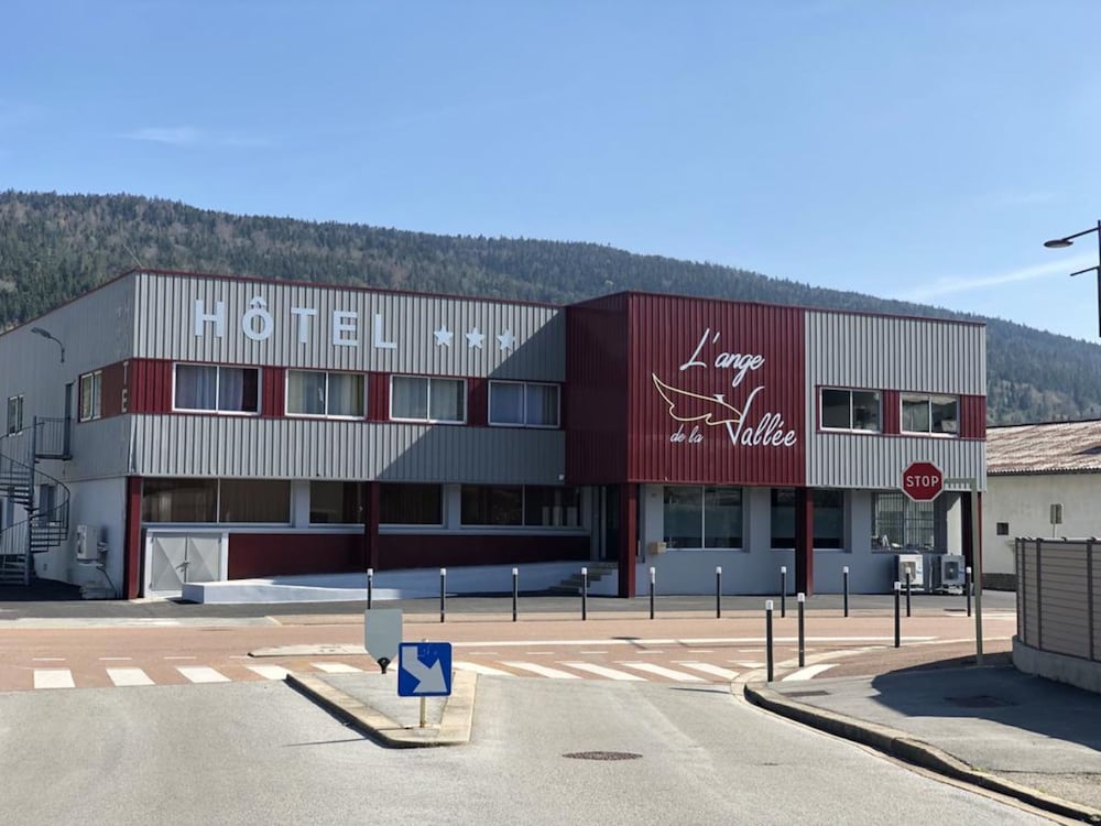 Hotel · L’Ange de la Vallée, Bellignat
