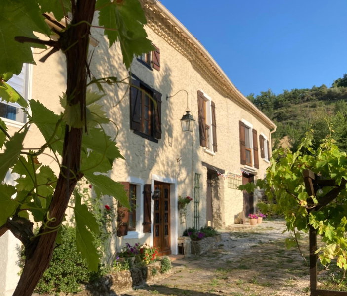 The Two Horses Guest Rooms, Rouvenac, France