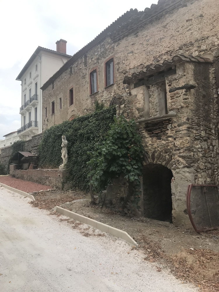 Hotel · Casa Mia, Nefiach