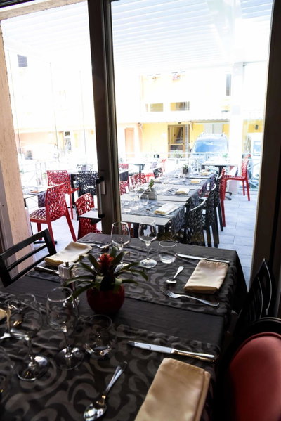 Logis Hôtel Restaurant Azalées, Tournon-sur-Rhône, France