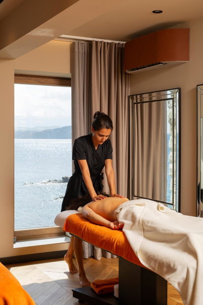 Hotel La Pietra Restaurant & Spa, LʼÎle-Rousse, France