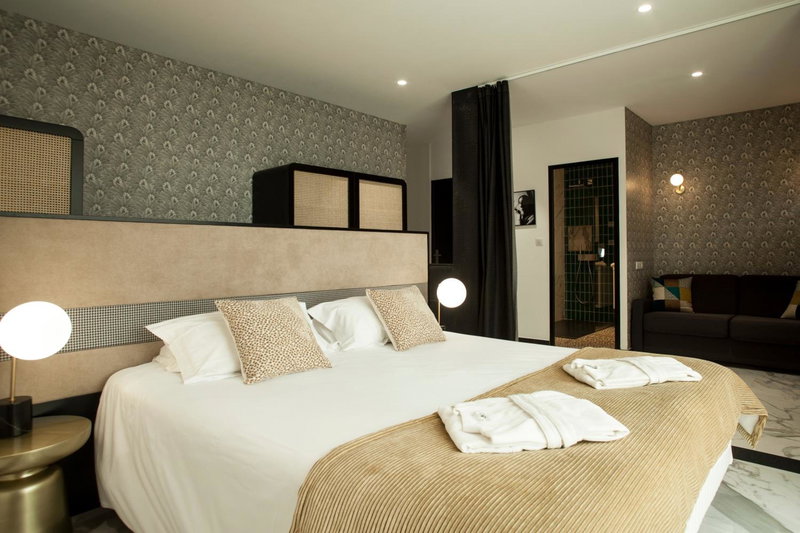 Hotel La Pietra Restaurant & Spa, LʼÎle-Rousse, France