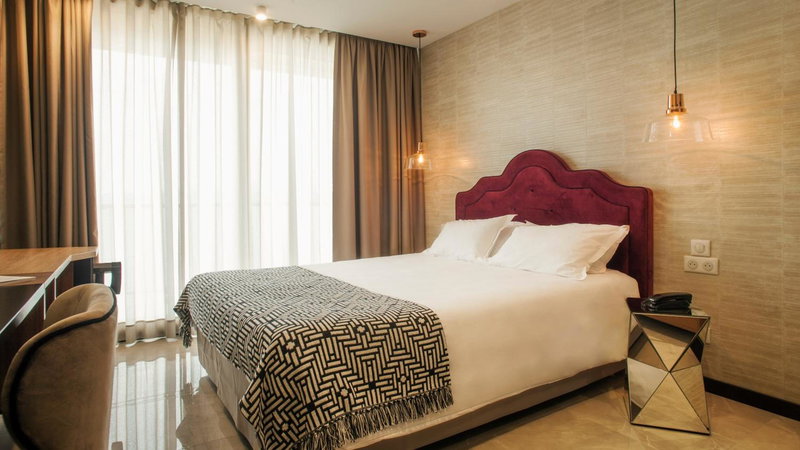 Hotel La Pietra Restaurant & Spa, LʼÎle-Rousse, France