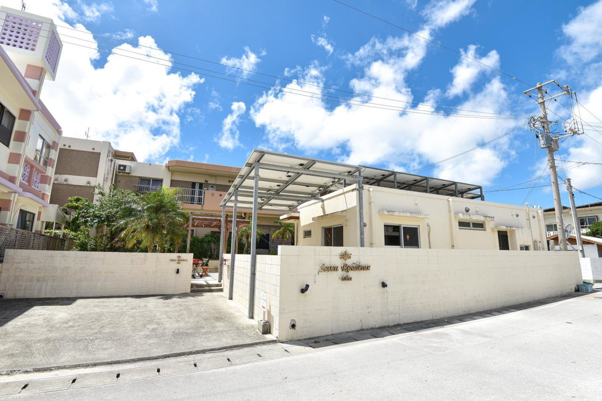 Hotel · Seven Residence music - 50 m to the beach, Nago