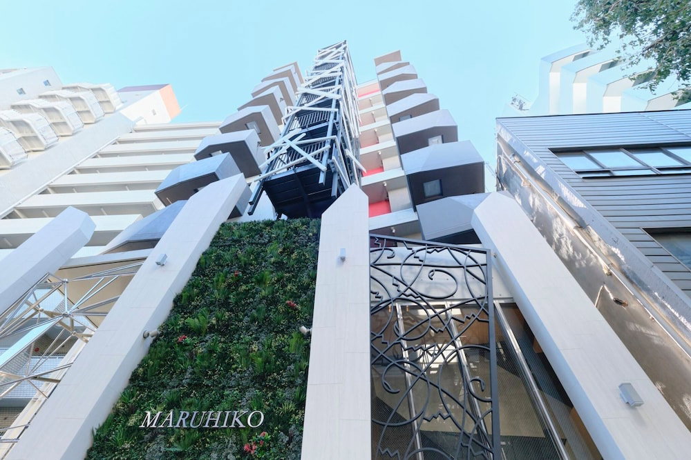 MODELLO Sangenjaya by Tranova, Japan