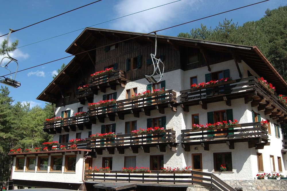 Hotel · Hotel Mille Pini, Scanno
