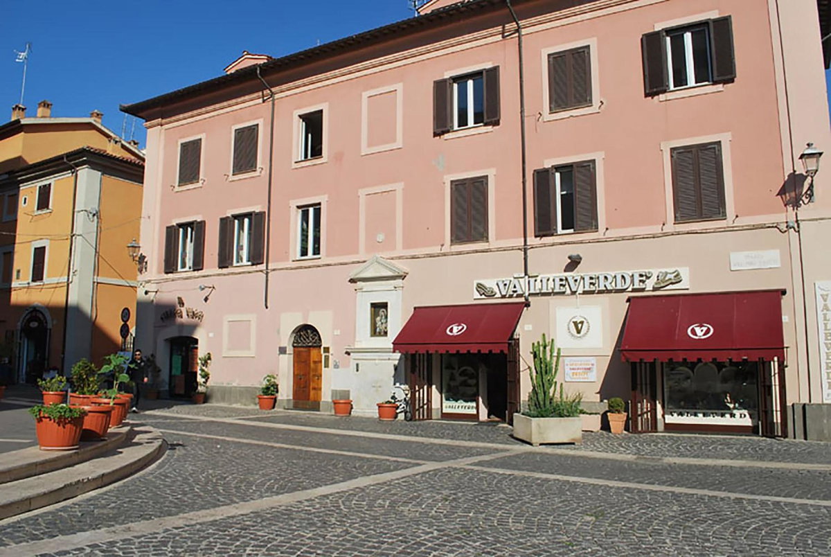 B&B Piazza Fratti, Italy