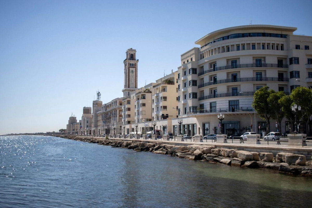 Hotel · Home Experience, Bari