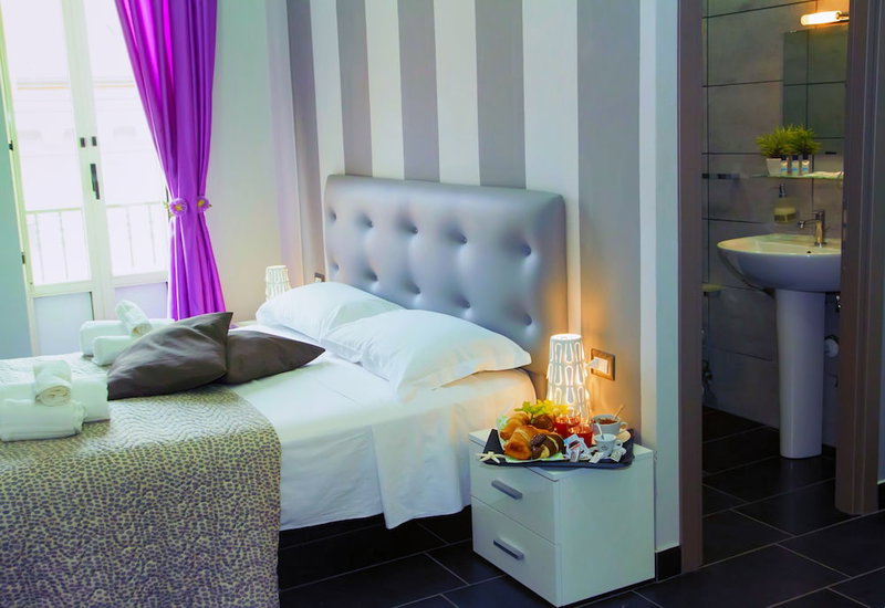 B&B Napoli Binario1, Naples, Italy