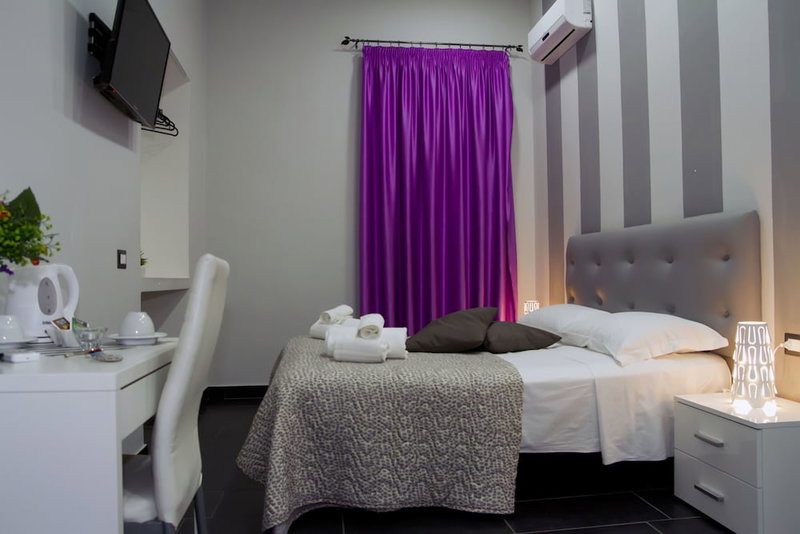 B&B Napoli Binario1, Naples, Italy