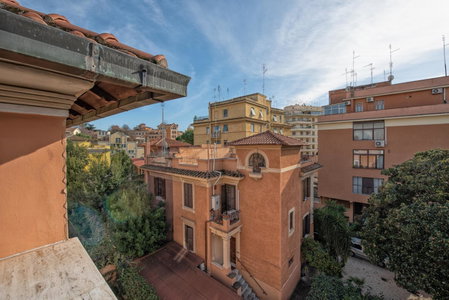 A Vinicius et Mita, Rome, Italy