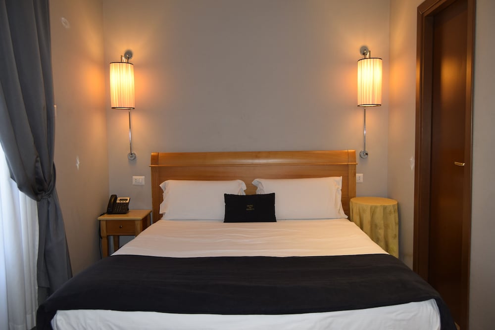 Hotel · Residenza dei Quiriti, Rome