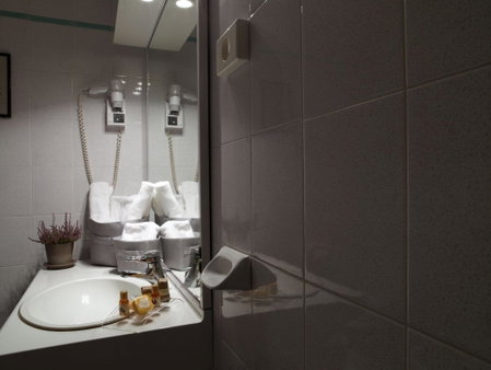 Hotel Montini Linate Airport, Peschiera Borromeo, Italy