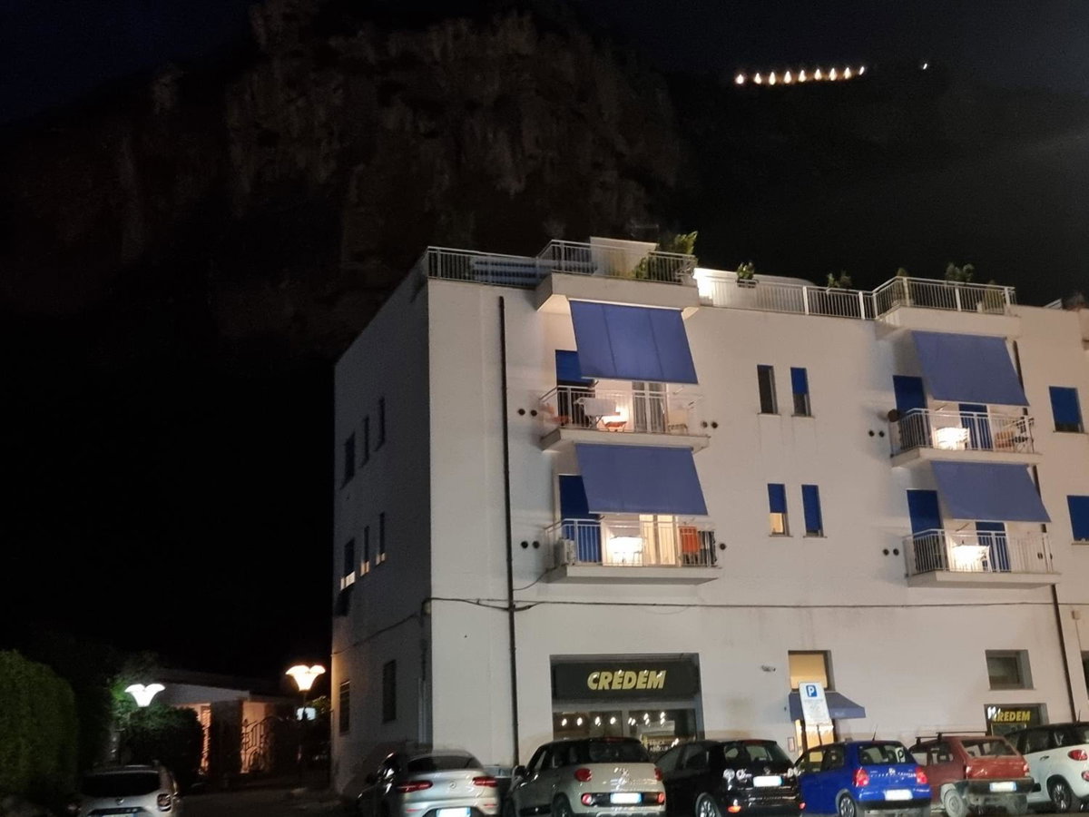Hotel · REale Apartments, Terracina