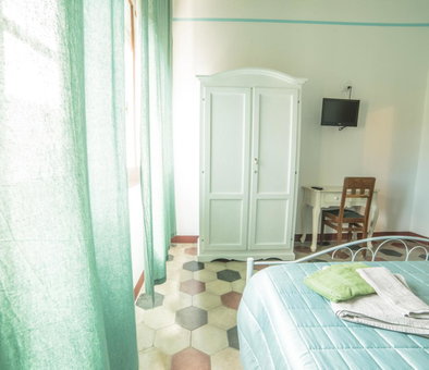 S'Apprigu B&B, Càbras, Italy