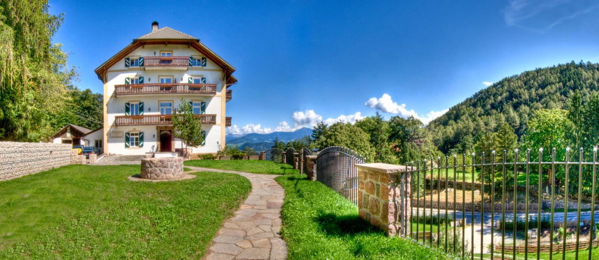 Hotel · Apartments Waldquell, Collalbo