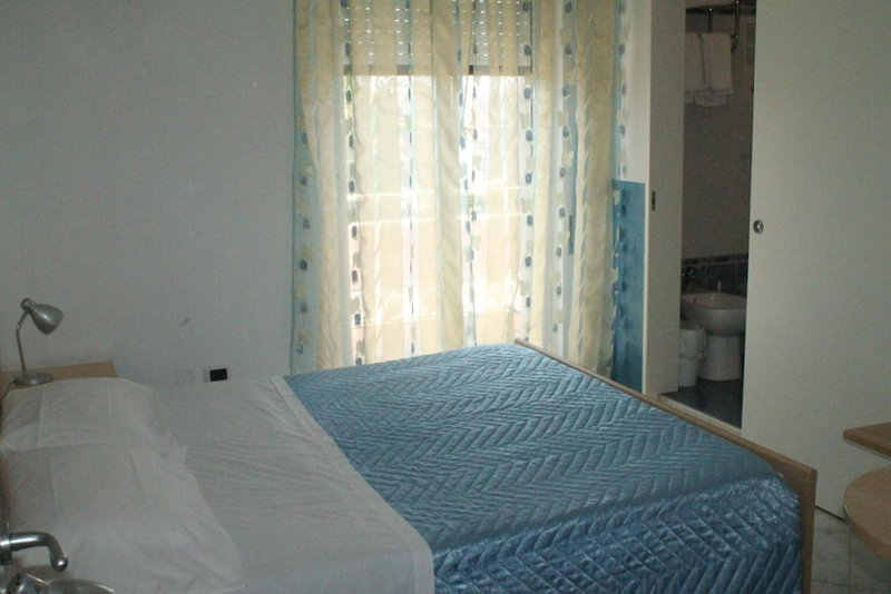 Bed and Breakfast Brezza Marina e Ristorante Shoreline, Pozzallo, Italy