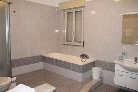 Bed and Breakfast Brezza Marina e Ristorante Shoreline, Pozzallo, Italy