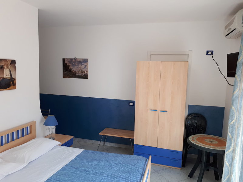 Bed and Breakfast Brezza Marina e Ristorante Shoreline, Pozzallo, Italy