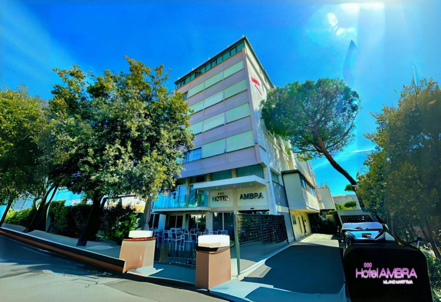 HOTEL AMBRA - Fronte Mare - Vicinissimi al Centro, Milano Marittima, Italy
