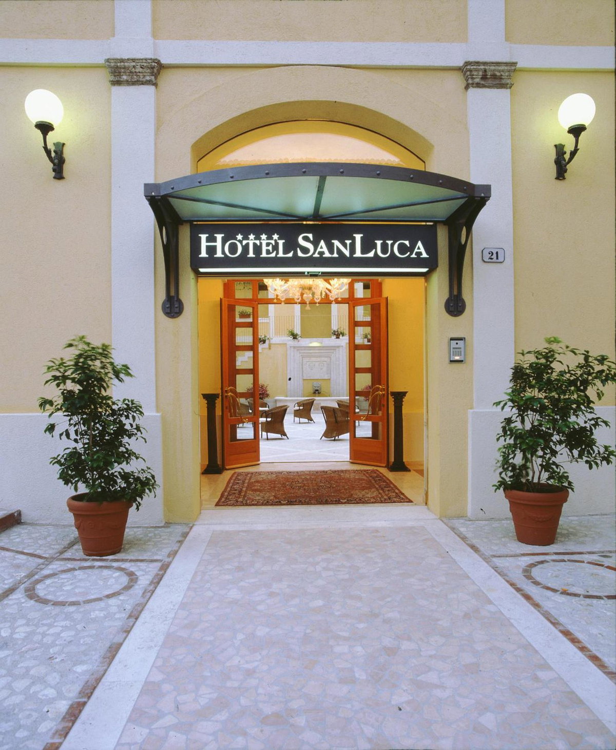 Hotel San Luca, Italy
