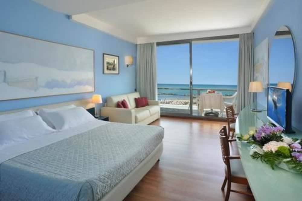 Kursaal Hotel, Italy