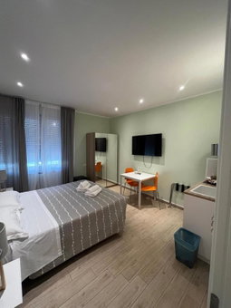 The Green Gate - Airport Guest House, Pisa, Italy