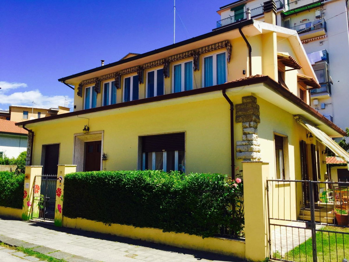 Harmony House Prestige, Italy