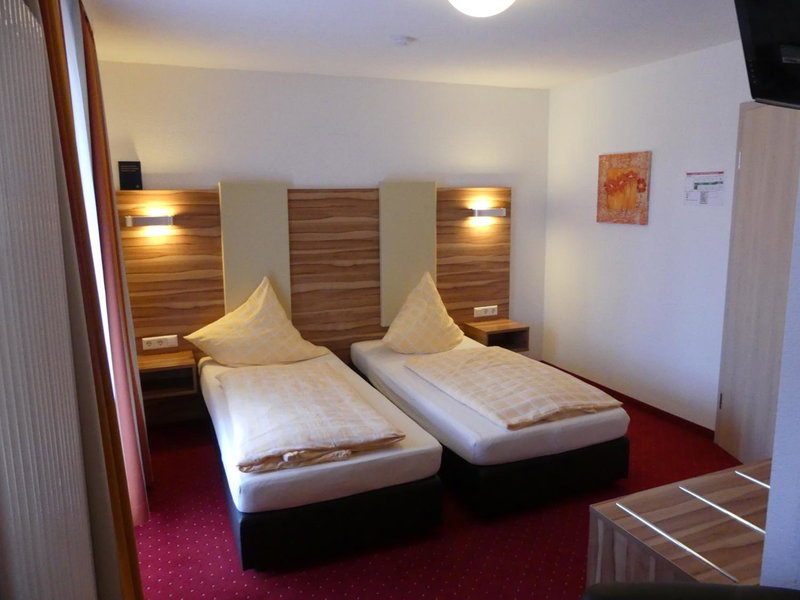 Hotel KRONE Garni, Deckenpfronn, Germany