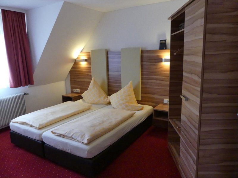 Hotel KRONE Garni, Deckenpfronn, Germany