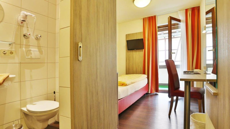 Hotel KRONE Garni, Deckenpfronn, Germany