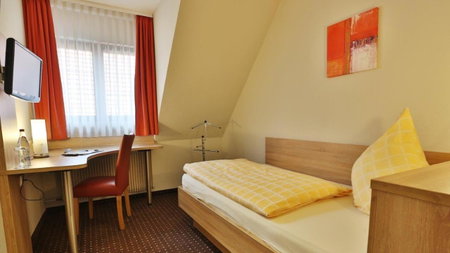 Hotel KRONE Garni, Deckenpfronn, Germany