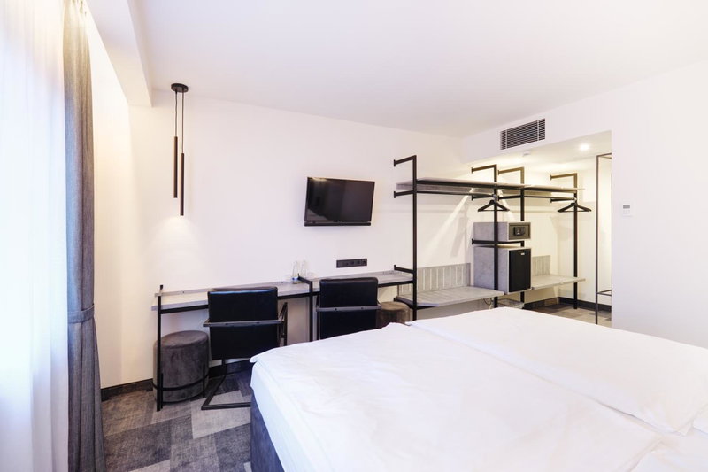 Hotel Stadt Grevenbroich mit Klimaanlage, Grevenbroich, Germany
