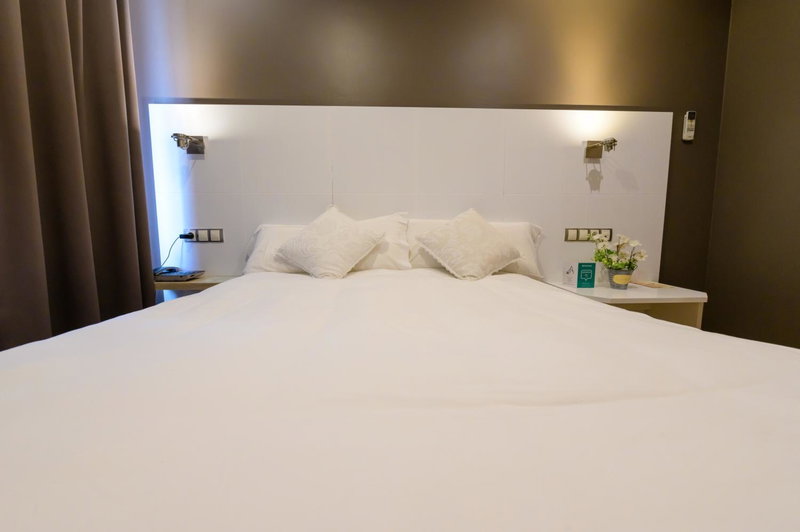 Hotel El Acebo, Jaca, Spain