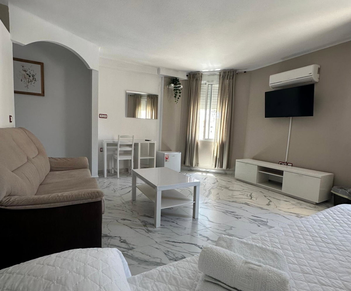 Hotel · Hotel Avenida, Vélez-Málaga