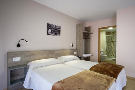Albergue Pensión Cima do Lugar, Arzúa, Spain