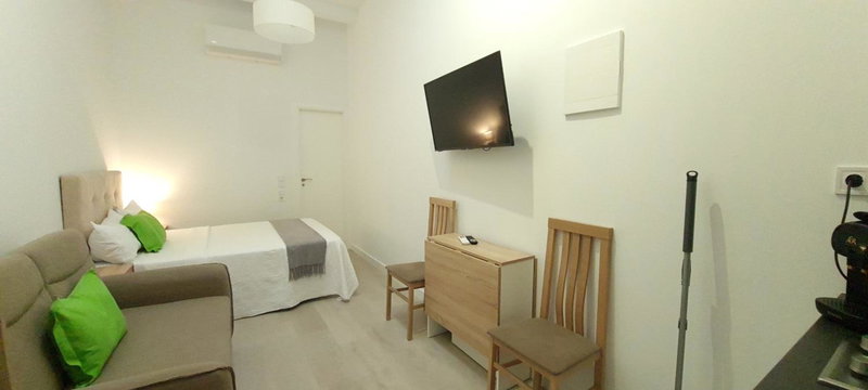 suites recién reformadas Vista Alegre, Madrid, Spain