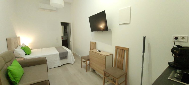 suites recién reformadas Vista Alegre, Madrid, Spain