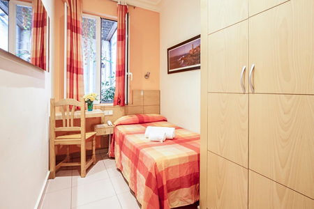 Hostal Inter Puerta del Sol AUTO CHECK IN, Madrid, Spain
