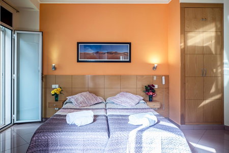 Hostal Inter Puerta del Sol AUTO CHECK IN, Madrid, Spain