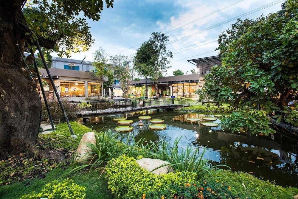 Hotel · Tara Park Resotel, Thanyaburi