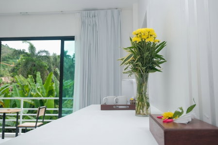 MoonE, Karon, Thailand