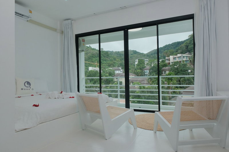 MoonE, Karon, Thailand
